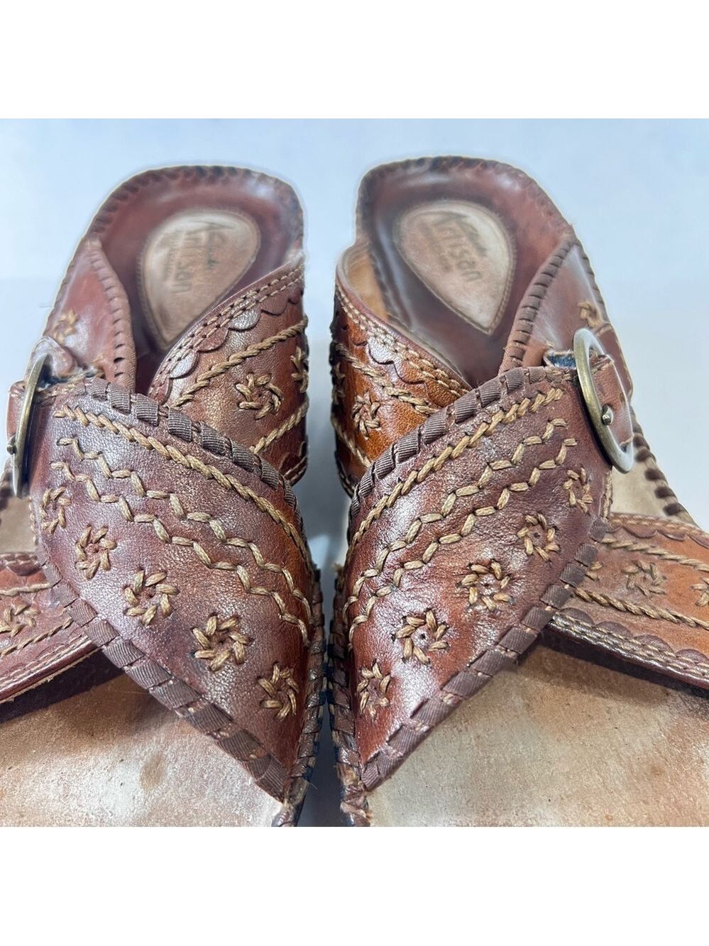 Clarks Artisan Brown Leather Wedge Sandals Sz 6 1/2 M Criss-Cross Straps Buckle - Picture 2 of 11